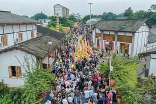 体坛：海港强挖澳超布里斯班狮吼主帅罗斯 将出任海港助教